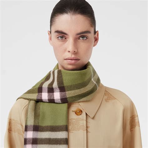 burberry scarf cashmere on|Burberry cashmere scarf review.